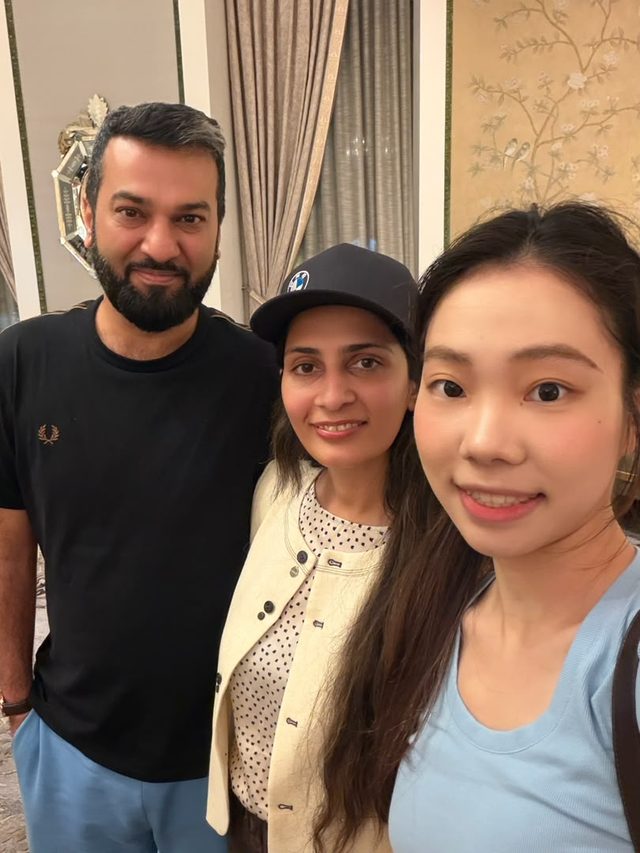 Shirley Chou with two clients during a sourcing trip in Guangzhou